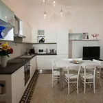 Apartament Abate Luxury Interno 3 *