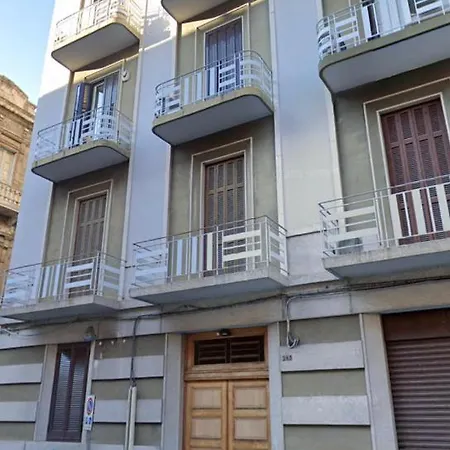 Abate Luxury Interno 3 * バーリ